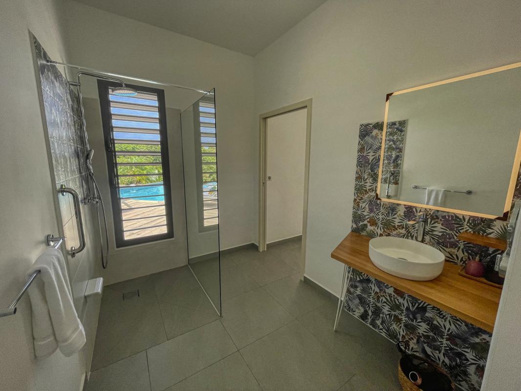 29.Location villa piscine Sainte Anne Guadeloupe_Suite 2