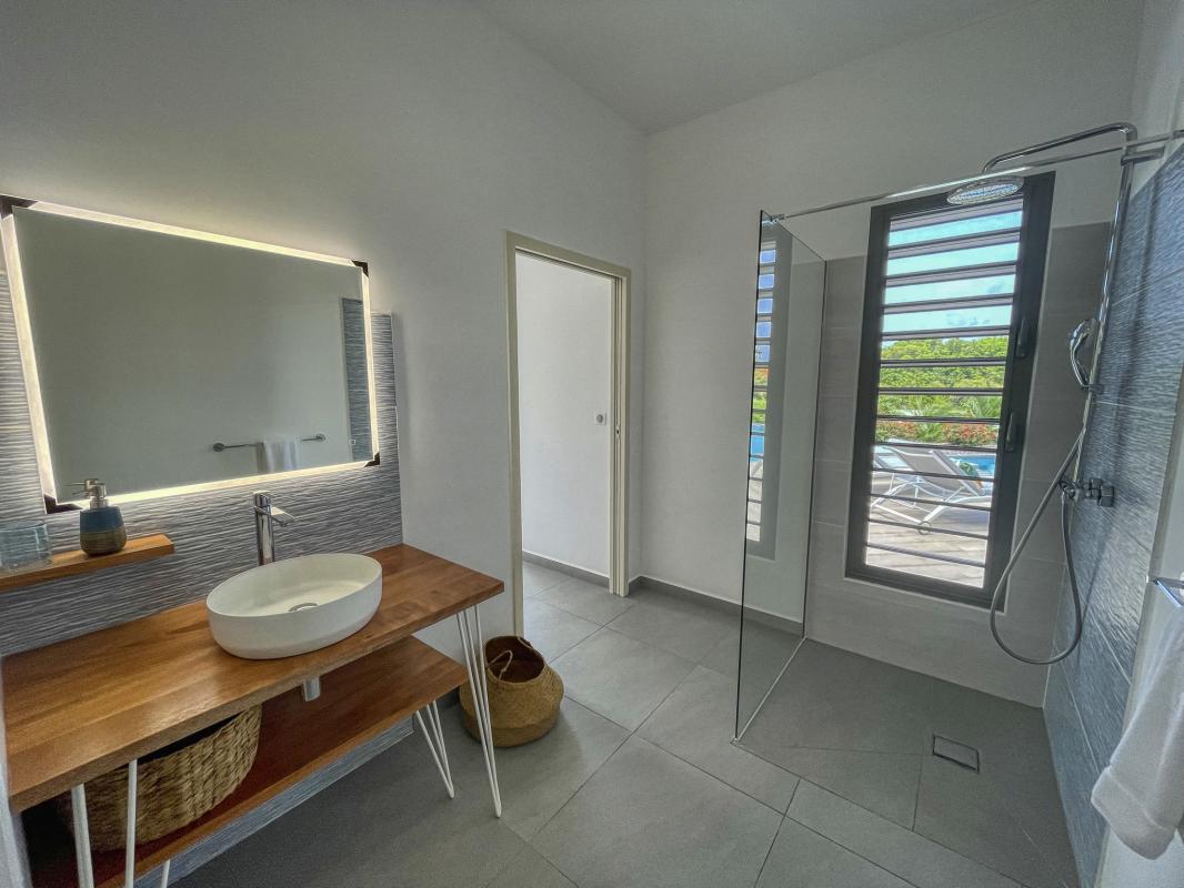 36.Location villa piscine Sainte Anne Guadeloupe_Suite Annexe