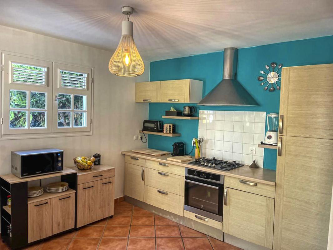 Location villa piscine Ste Anne Guadeloupe_Cuisine