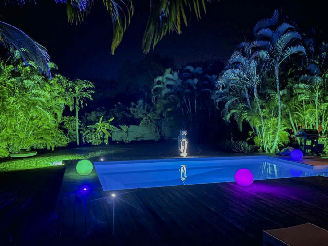 Location villa piscine Ste Anne Guadeloupe_ensemble de nuit