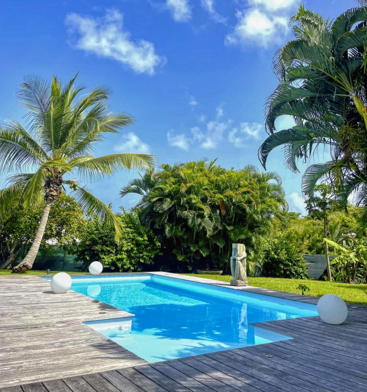 Location villa piscine Ste Anne Guadeloupe_piscine