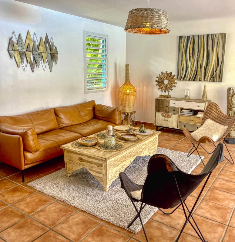 Location villa piscine Ste Anne Guadeloupe_Salon