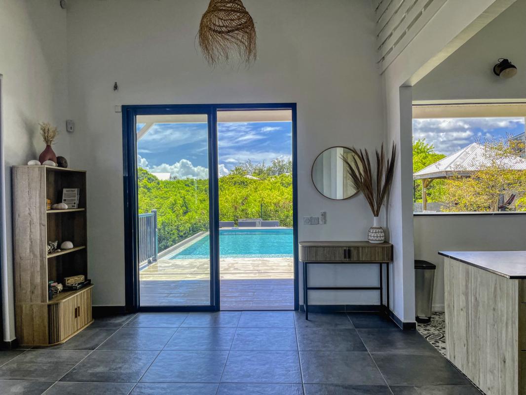 Location villa 10 personnes Sainte Anne Guadeloupe_cuisine vue mer