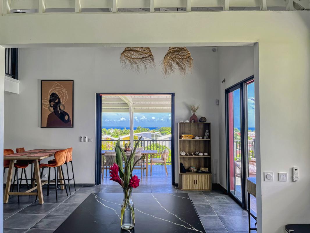 Location villa 10 personnes Sainte Anne Guadeloupe_cuisine vue mer