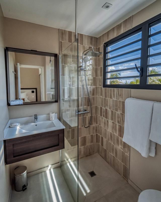 Location villa piscine vue mer 9 chambres Sainte Anne Guadeloupe_Chambre 3