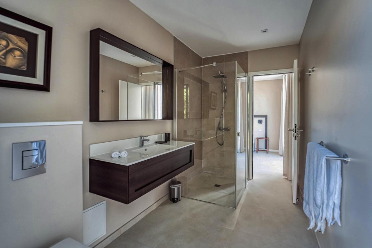 Location villa piscine vue mer 9 chambres Sainte Anne Guadeloupe_Chambre 7