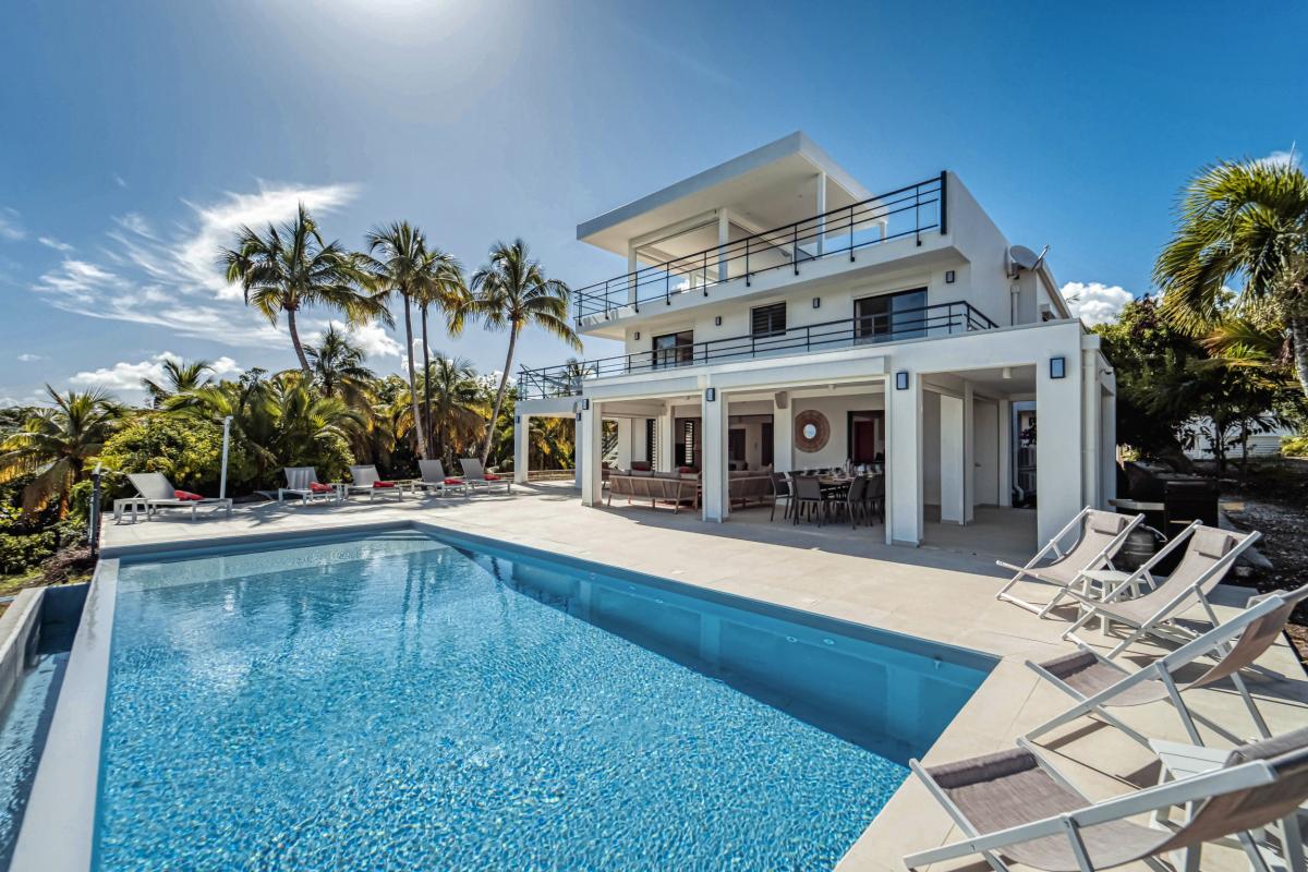 Location villa piscine vue mer 9 chambres Sainte Anne Guadeloupe_piscine