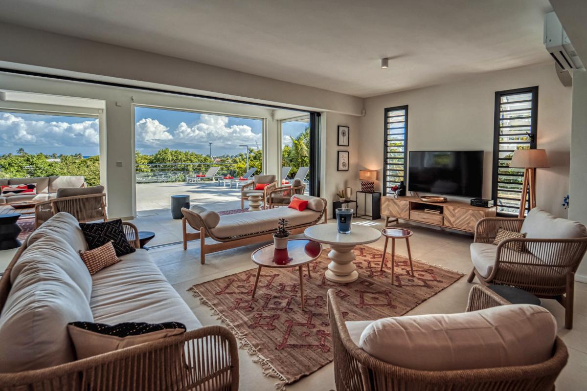Location villa piscine vue mer 9 chambres Sainte Anne Guadeloupe_salon