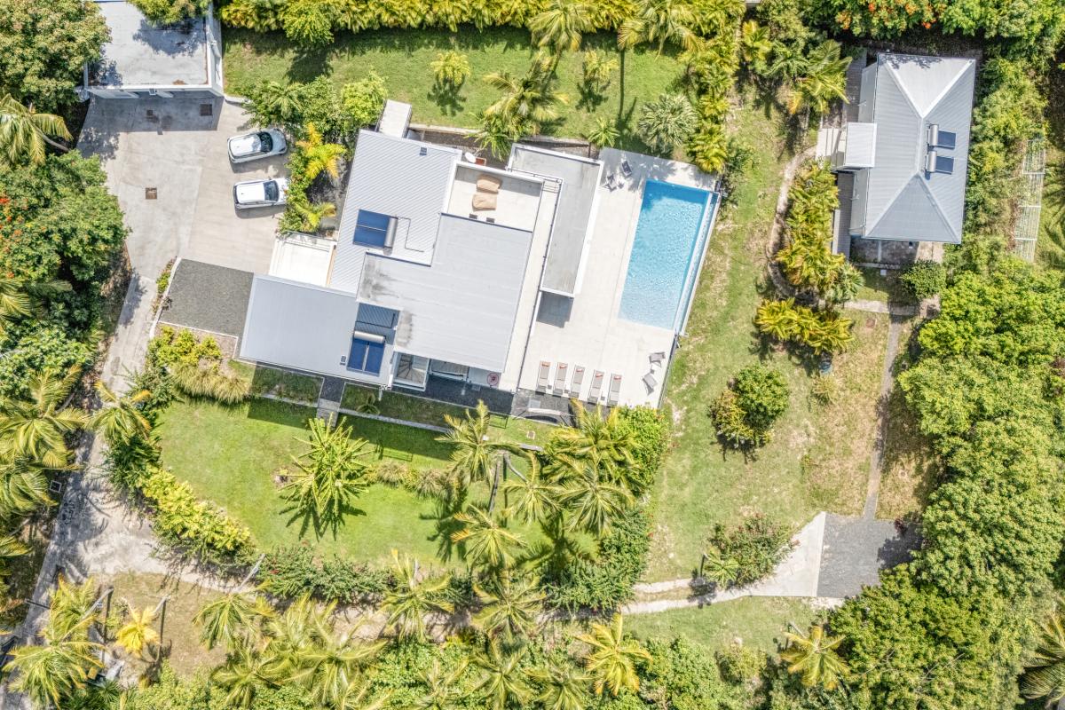 Location villa piscine vue mer 9 chambres Sainte Anne Guadeloupe_Vue du ciel