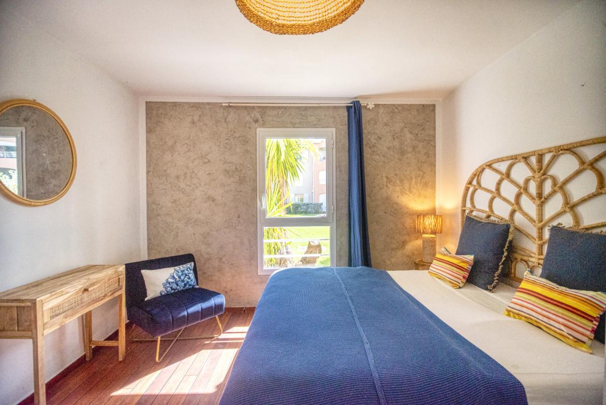 Location appartement pieds dans l'eau Sainte Anne Guadeloupe_chambre 1