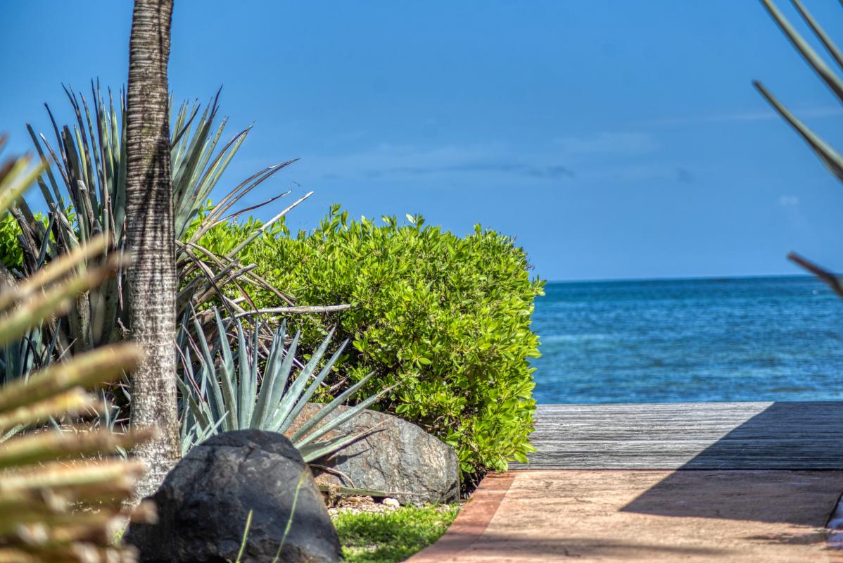 Location appartement pieds dans l'eau Sainte Anne Guadeloupe_mer