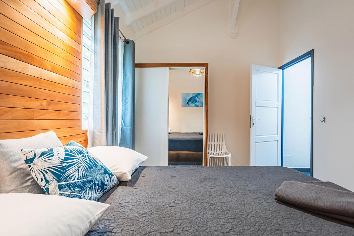 Location villa Sainte Anne piscine 1400m plage guadeloupe - Chambre