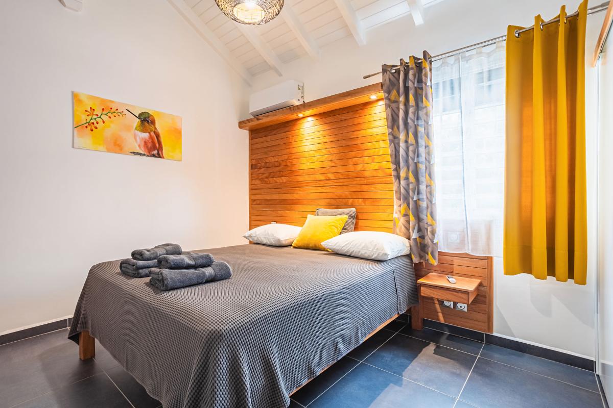 Location villa 2 chambres piscine proche plage Ste Anne Guadeloupe - Chambre