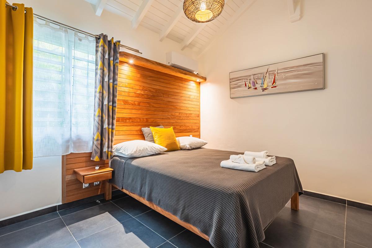Location villa 2 chambres piscine proche plage Ste Anne Guadeloupe - Chambre
