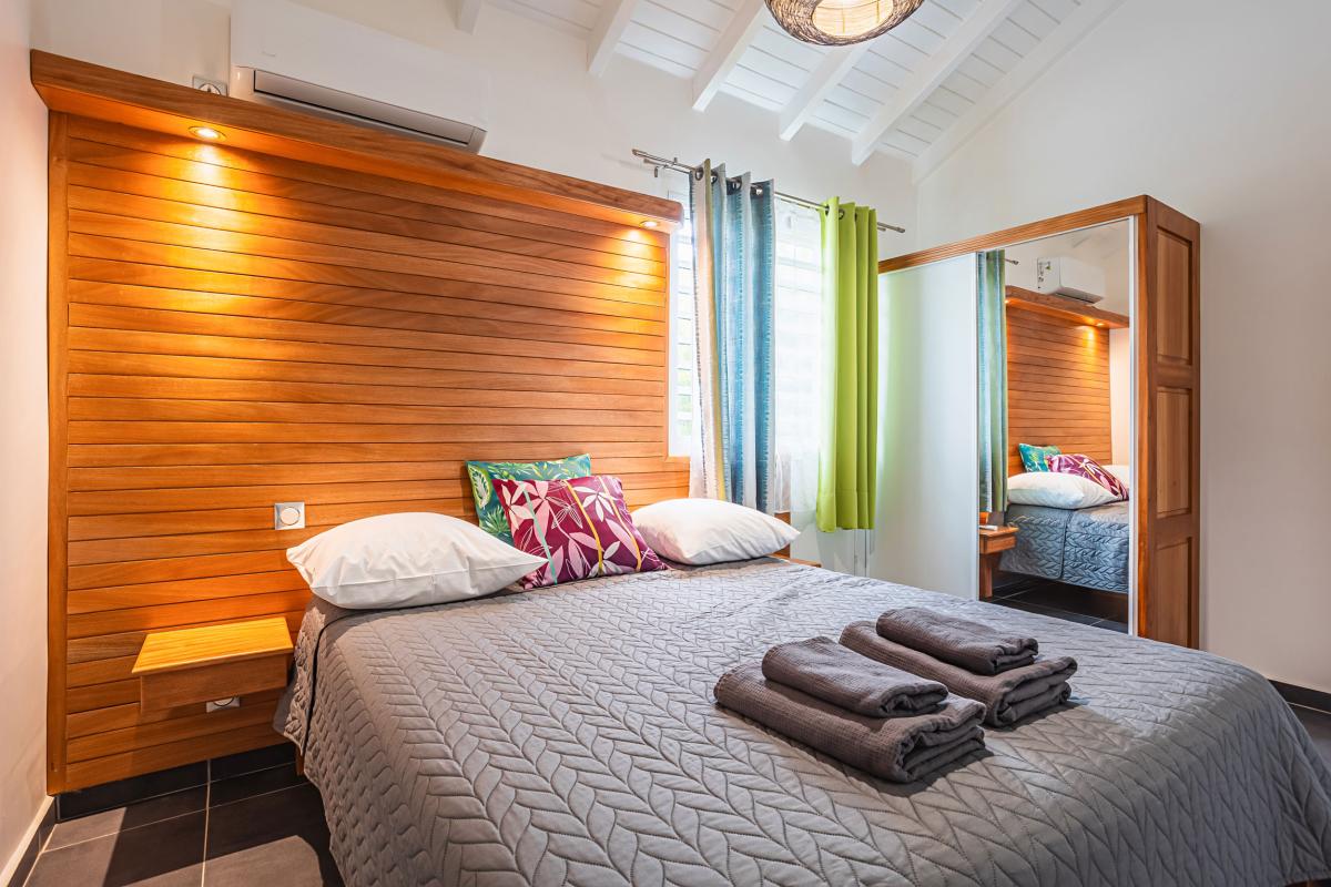 Location villa piscine proche plage Ste Anne Guadeloupe - Chambre
