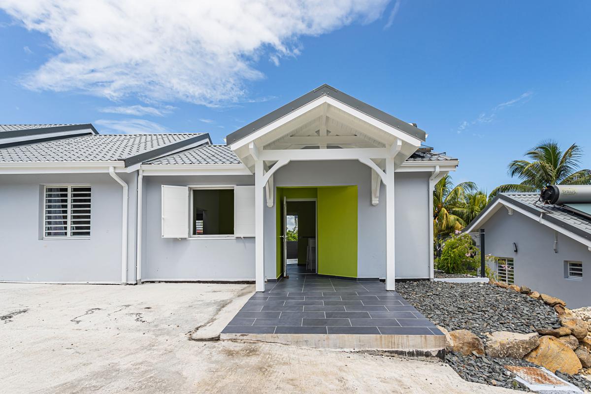 Location villa piscine proche plage Ste Anne Guadeloupe - Entree