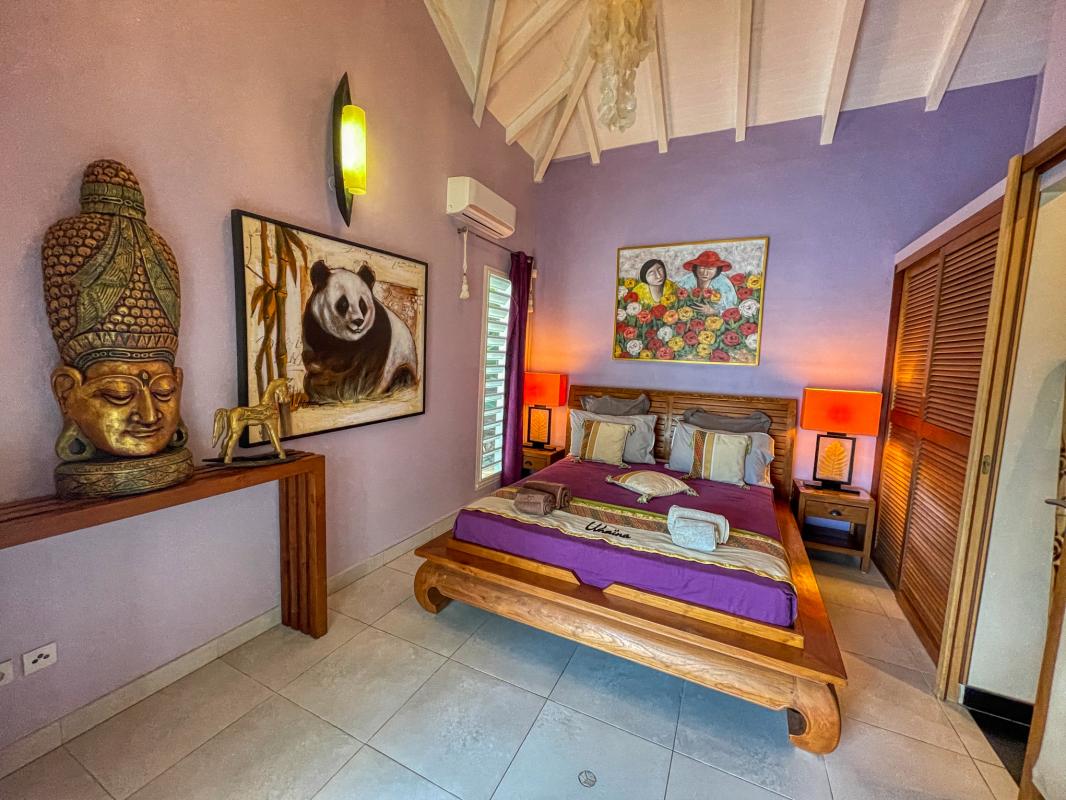 Luxury villa with swimming pool - bedroom 1 