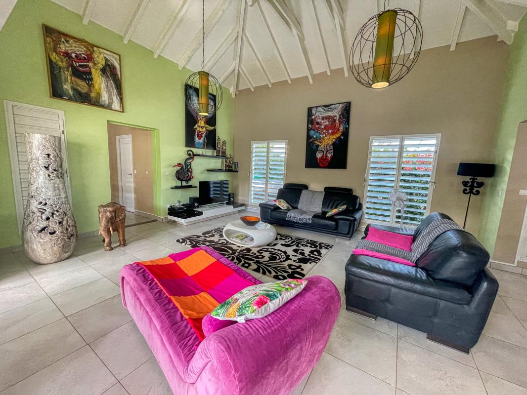Luxury villa with swimming pool - bathroom 2