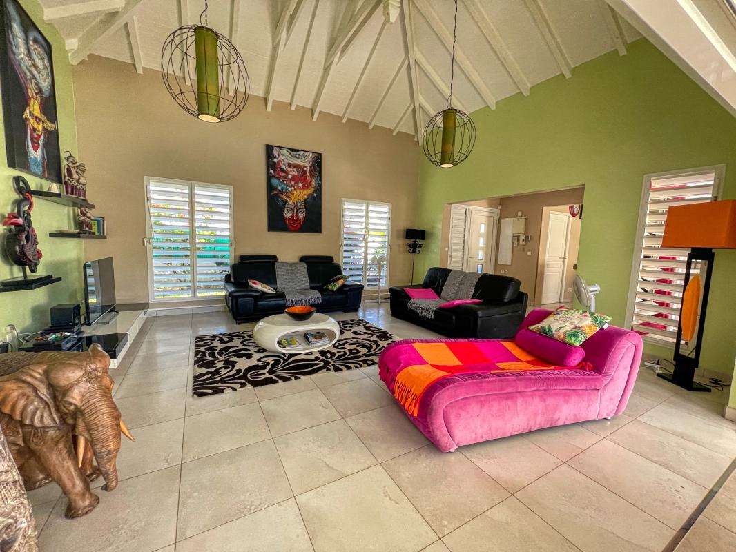Luxury villa with swimming pool - kitchen