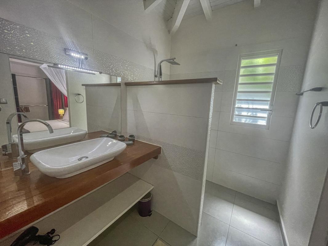 Location villa Saint François Guadeloupe-salle de douche