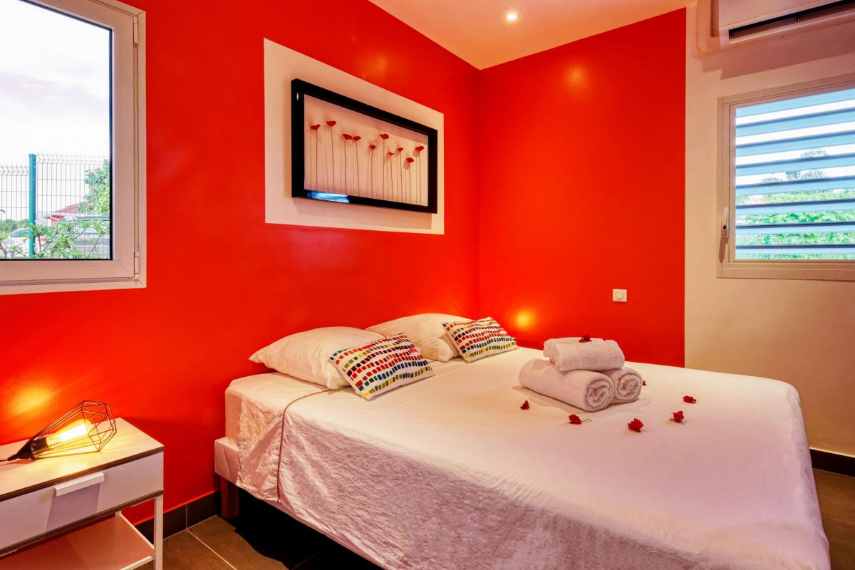  Luxury Villa for rent in Guadeloupe - Yellow Room