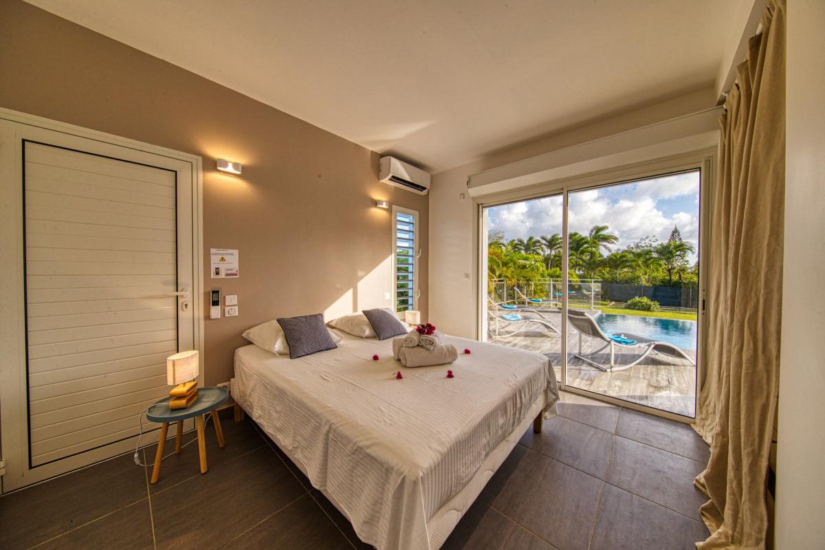  Luxury Villa for rent in Guadeloupe - Turquoise Room