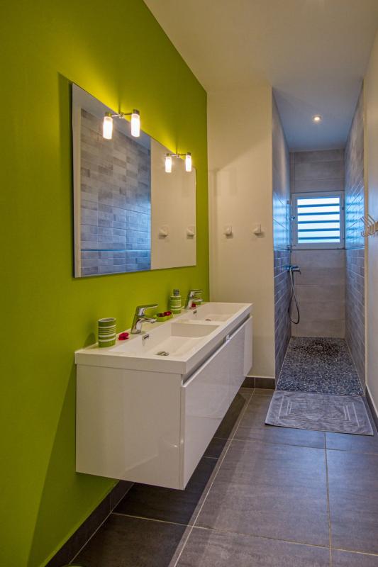  Luxury villa for rent in Guadeloupe - Shared shower room