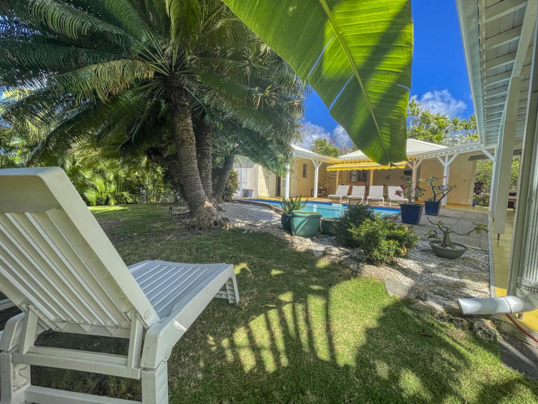 Villa-à-50m-de-la-plage-à-louer-à-Saint-François-Guadeloupe-vue ensemble