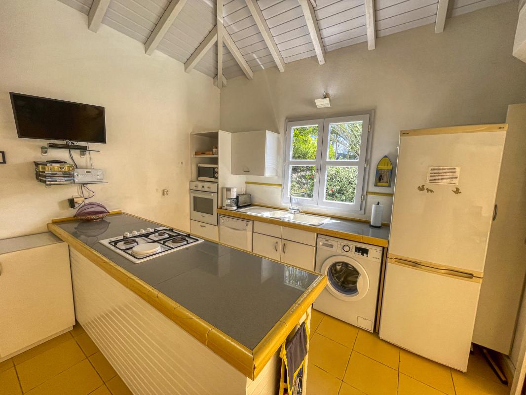 Villa à 50m de la plage à louer à Saint François Guadeloupe_cuisine