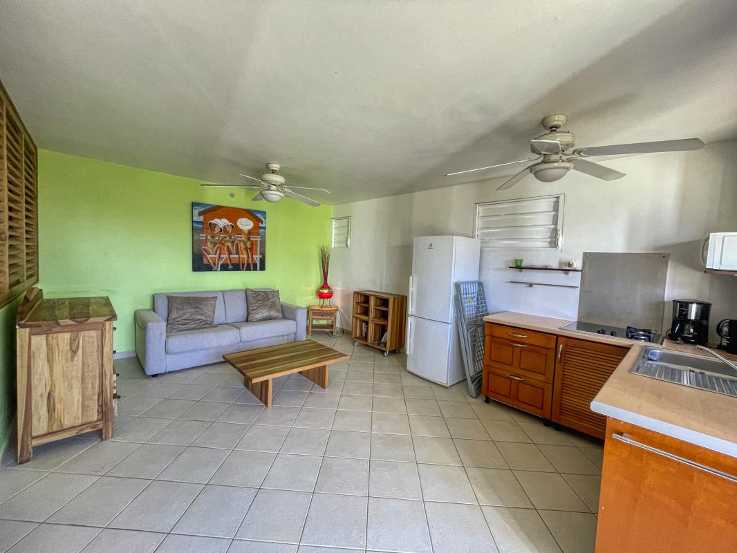 Location villa tropicale 5 chambres 10 personnes avec piscine et vue mer Saint François en Guadeloupe - cuisine