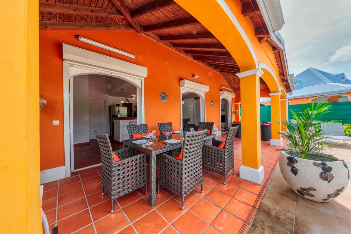 Location villa avec piscine en Guadeloupe - Terrasse