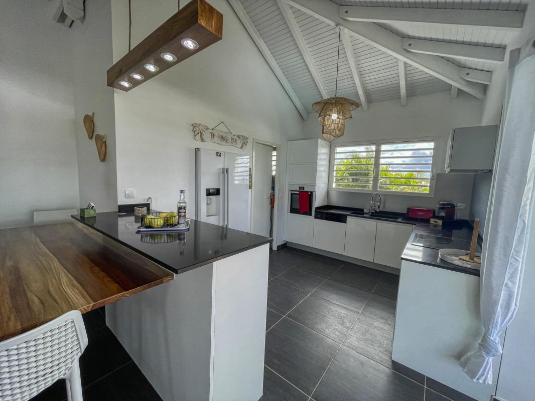 Location Villa 6 personnes avec piscine Saint François Guadeloupe-cuisine