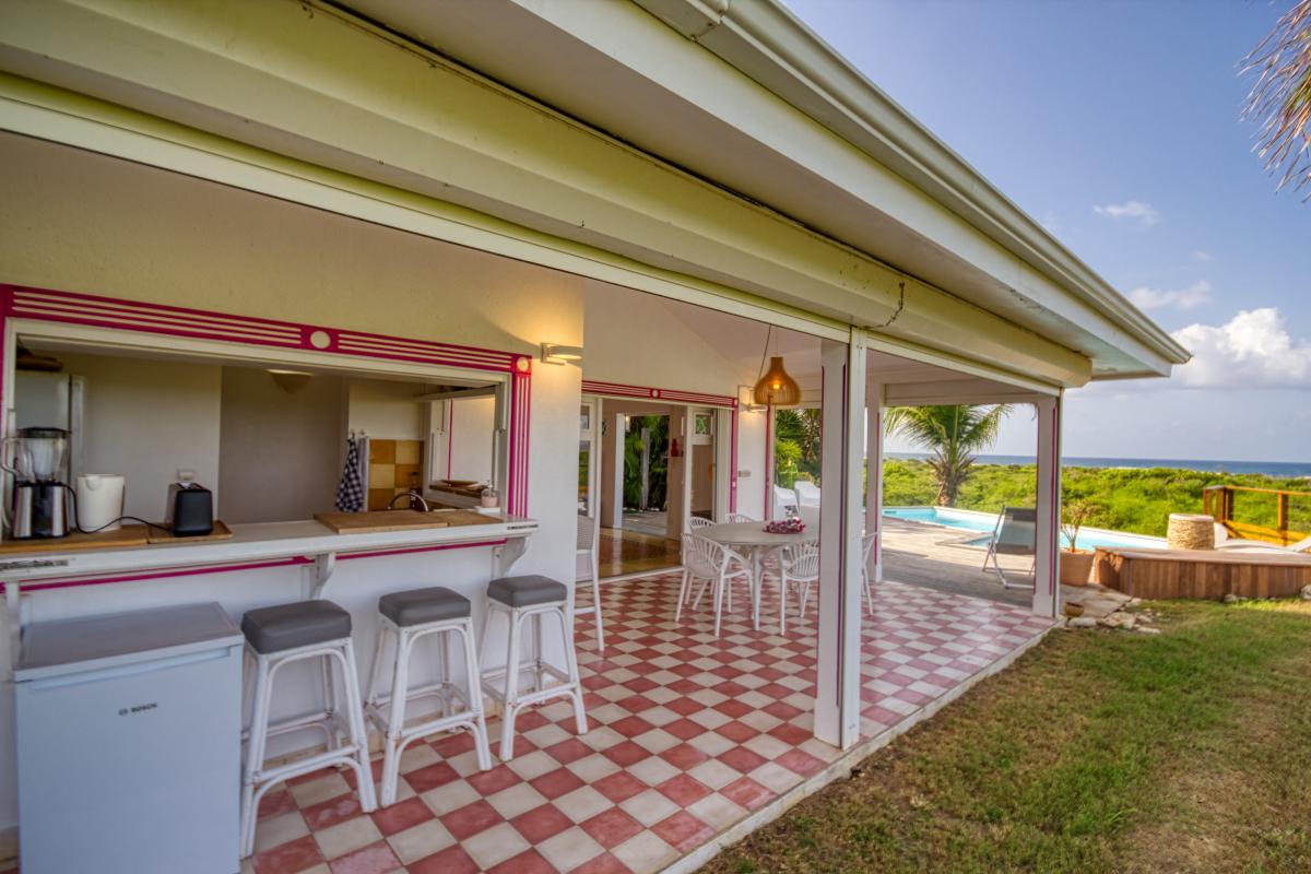 Location villa 3 chambres pour 4-6 personnes à St François en Guadeloupe avec vue mer et piscine