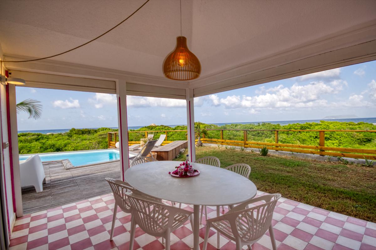 Location villa 3 chambres pour 4-6 personnes à St François en Guadeloupe avec vue mer et piscine