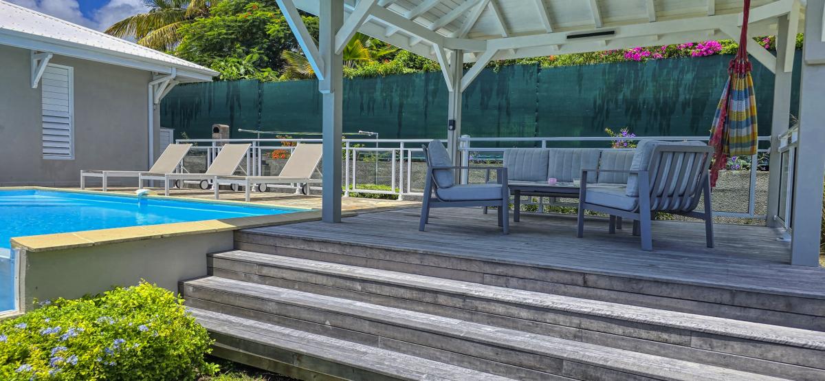Location villa Topaze 2 chambres 4 personnes vue sur mer piscine à St François en Guadeloupe - vue ensemble