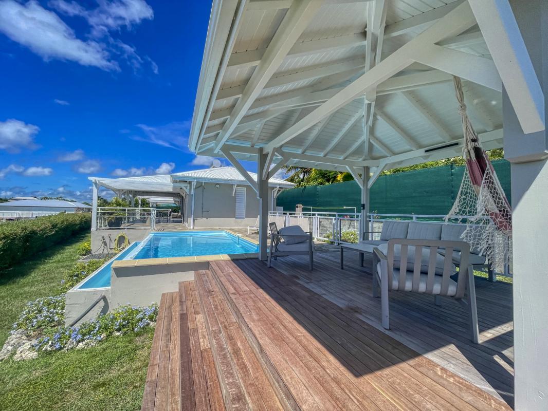 Location villa Topaze 2 chambres 4 personnes vue sur mer piscine à St François en Guadeloupe-vue mer