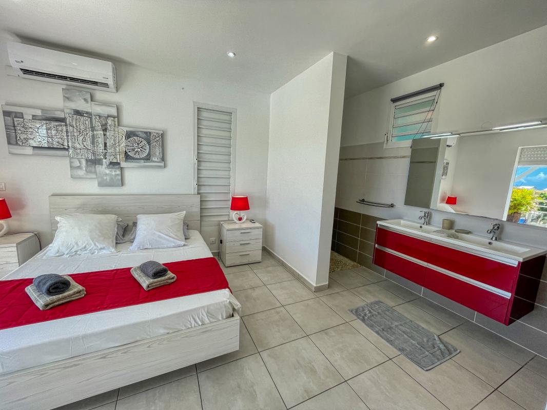 Location villa Rubis 2 chambres 4 personnes vue sur mer piscine à St François en Guadeloupe - chb sdd
