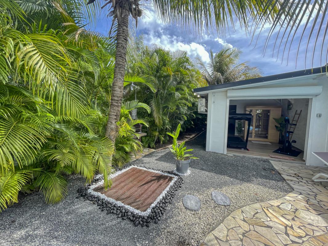 Location Villa Saint François Guadeloupe__douche exterieure