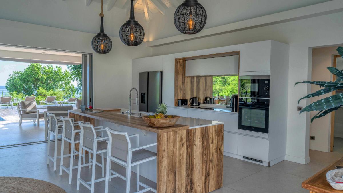 A louer St François guadeloupe villa 4 chambres 8 personnes avec piscine vue mer et accés plage