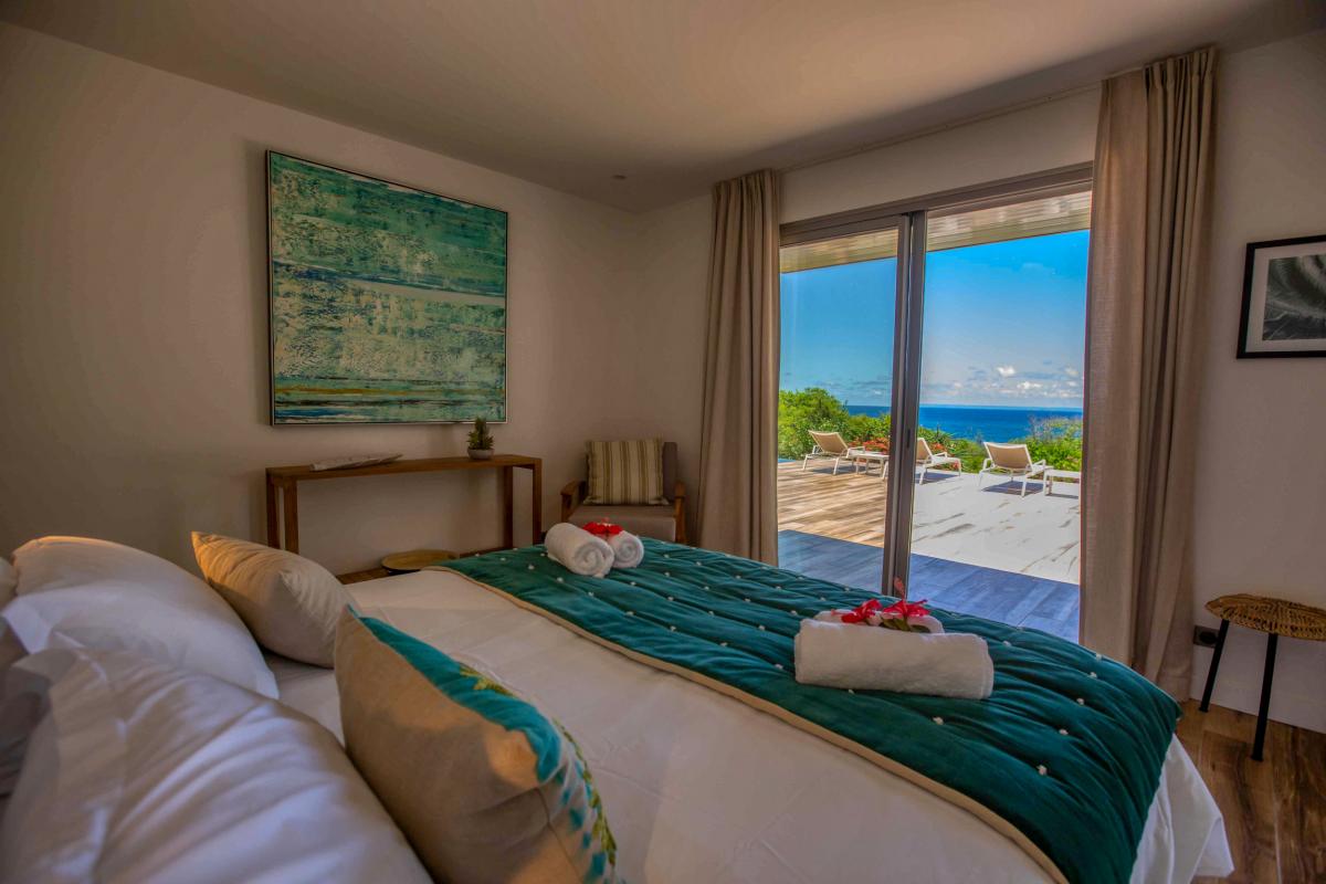 A louer St François guadeloupe villa 4 chambres 8 personnes avec piscine vue mer et accés plage