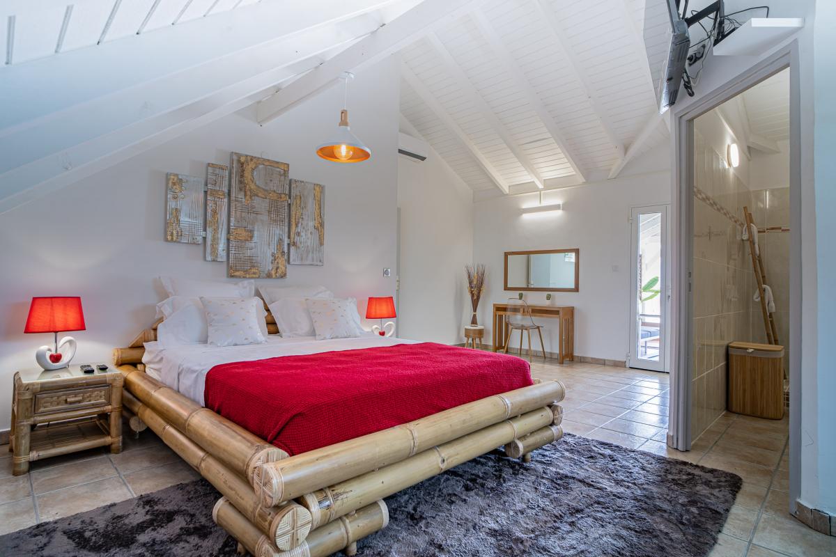 A louer villa 4 chambres pour 8 personnes à 500m de la plage avec piscine 
