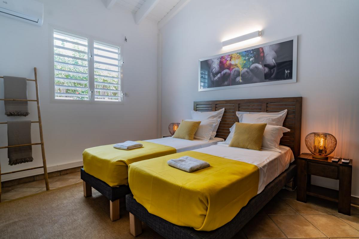 A louer villa 4 chambres pour 8 personnes à 500m de la plage avec piscine 