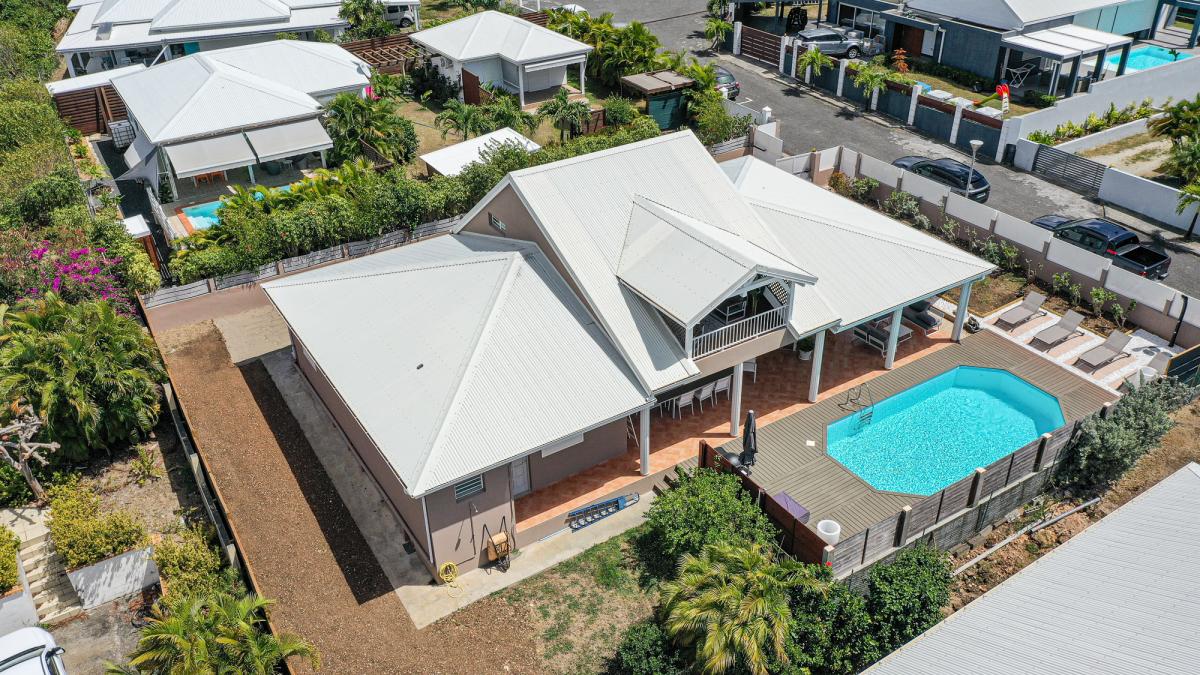 A louer villa 4 chambres pour 8 personnes à 500m de la plage avec piscine 