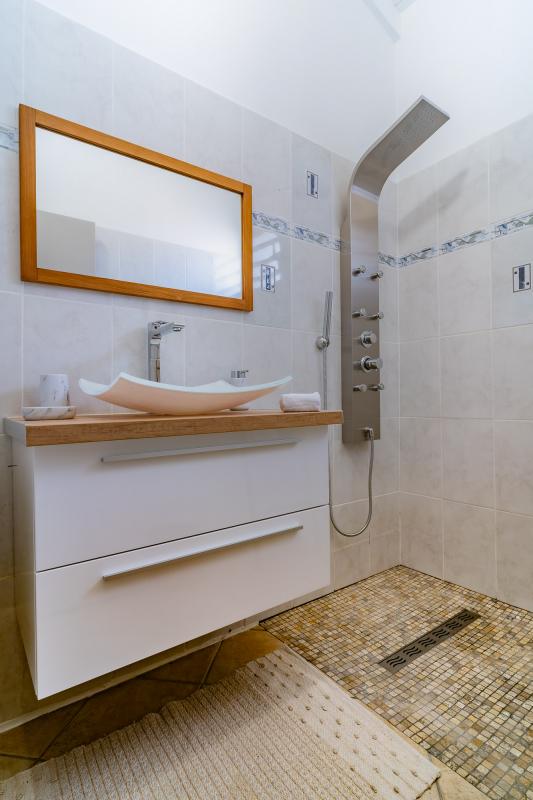 A louer villa 4 chambres pour 8 personnes à 500m de la plage avec piscine 