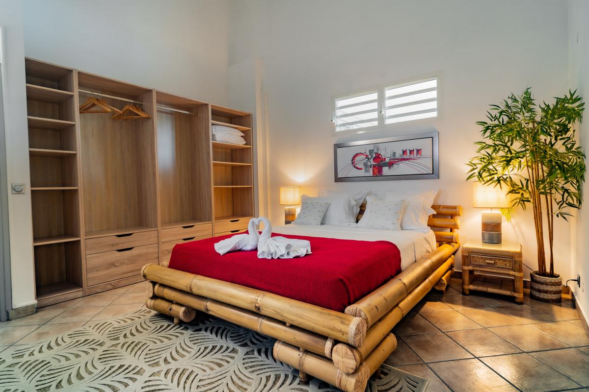 A louer villa 4 chambres pour 8 personnes à 500m de la plage avec piscine 