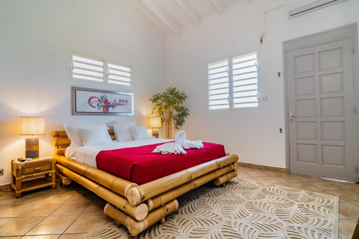 A louer villa 4 chambres pour 8 personnes à 500m de la plage avec piscine 