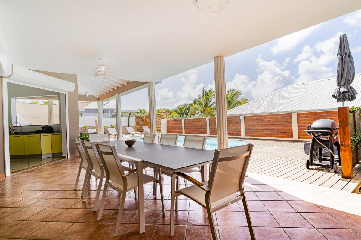 A louer villa 4 chambres pour 8 personnes à 500m de la plage avec piscine 