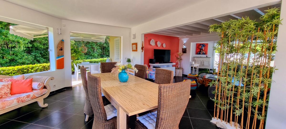 Location villa 5 chambres 10 personnes avec piscine à 100m de la plage à Saint François en Guadeloupe