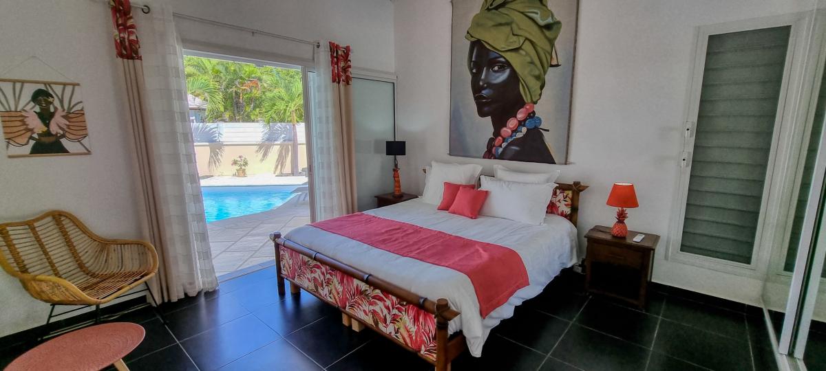 Location villa 5 chambres 10 personnes avec piscine à 100m de la plage à Saint François en Guadeloupe