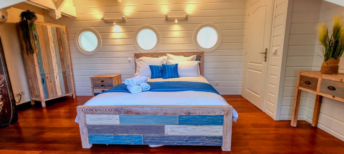 Location villa 5 chambres 10 personnes avec piscine à 100m de la plage à Saint François en Guadeloupe